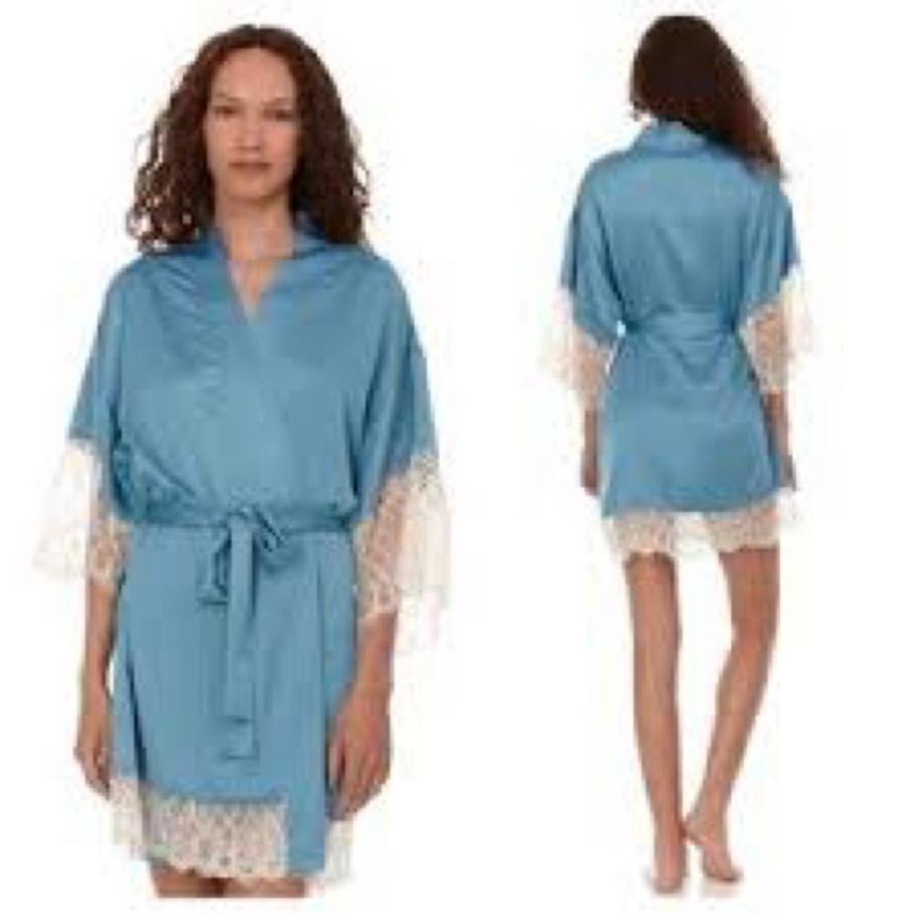 Flora Nikrooz Teal Gabby Charmeuse Wrap Robe with Lace Details. NWT Size L